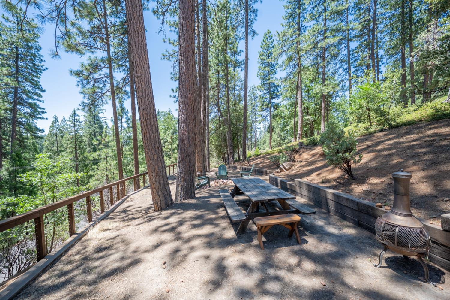 1685 Tamarack Dr