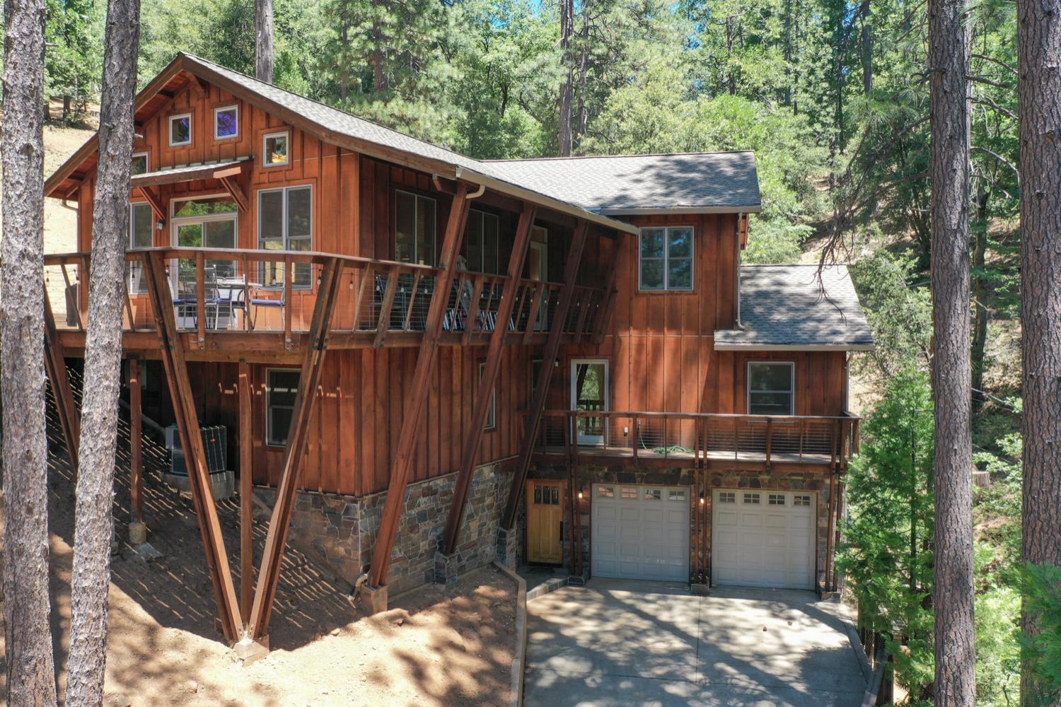 1685 Tamarack Dr