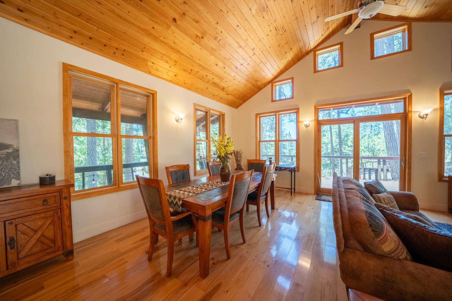 1685 Tamarack Dr