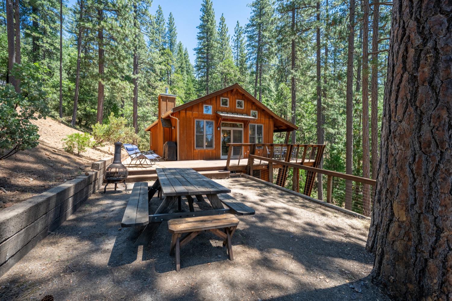 1685 Tamarack Dr