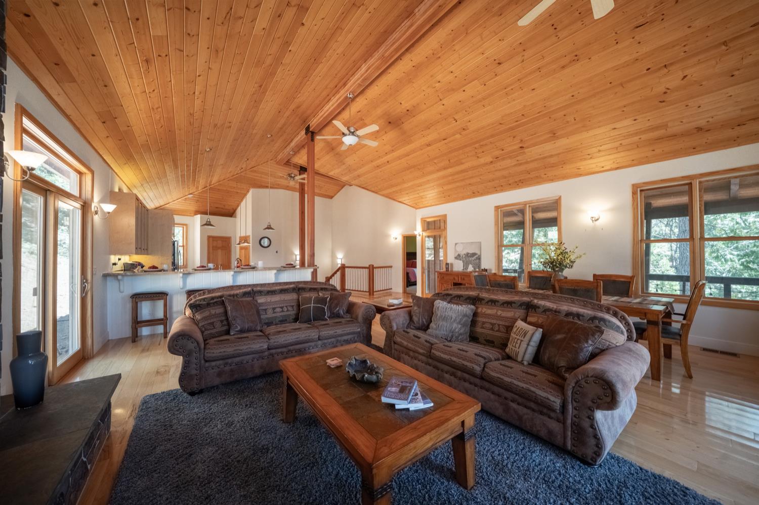 1685 Tamarack Dr