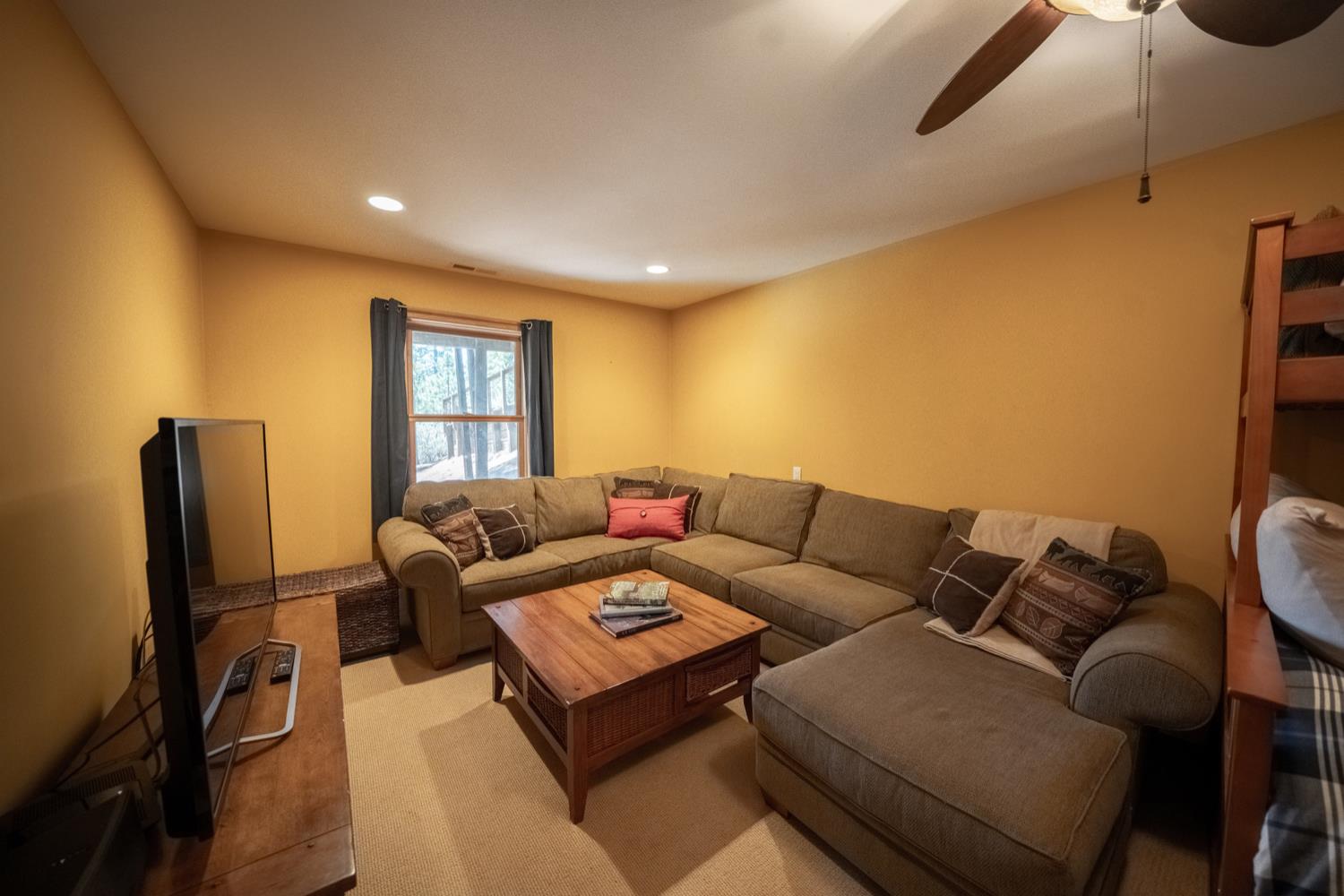 1685 Tamarack Dr