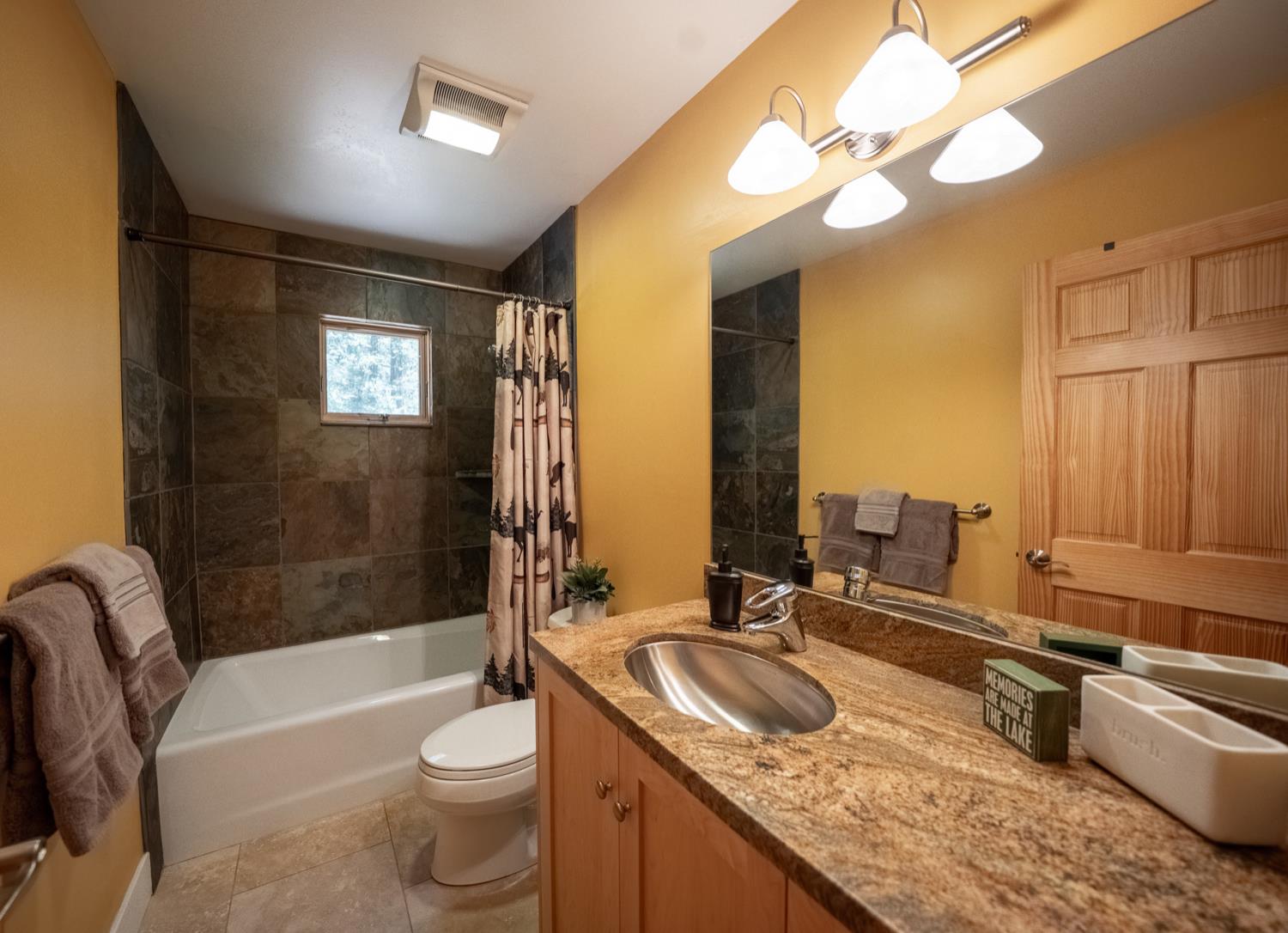 1685 Tamarack Dr