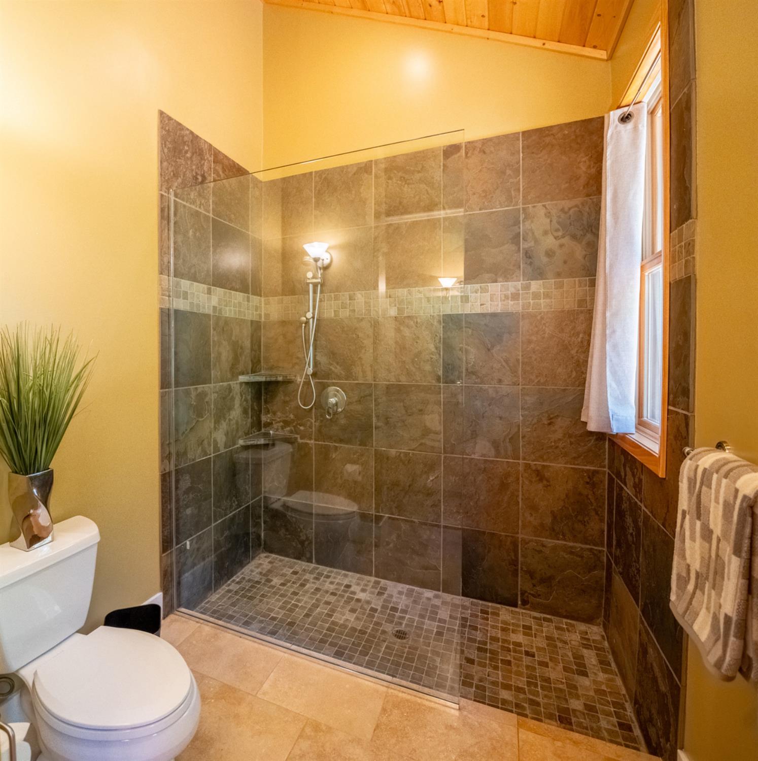 1685 Tamarack Dr