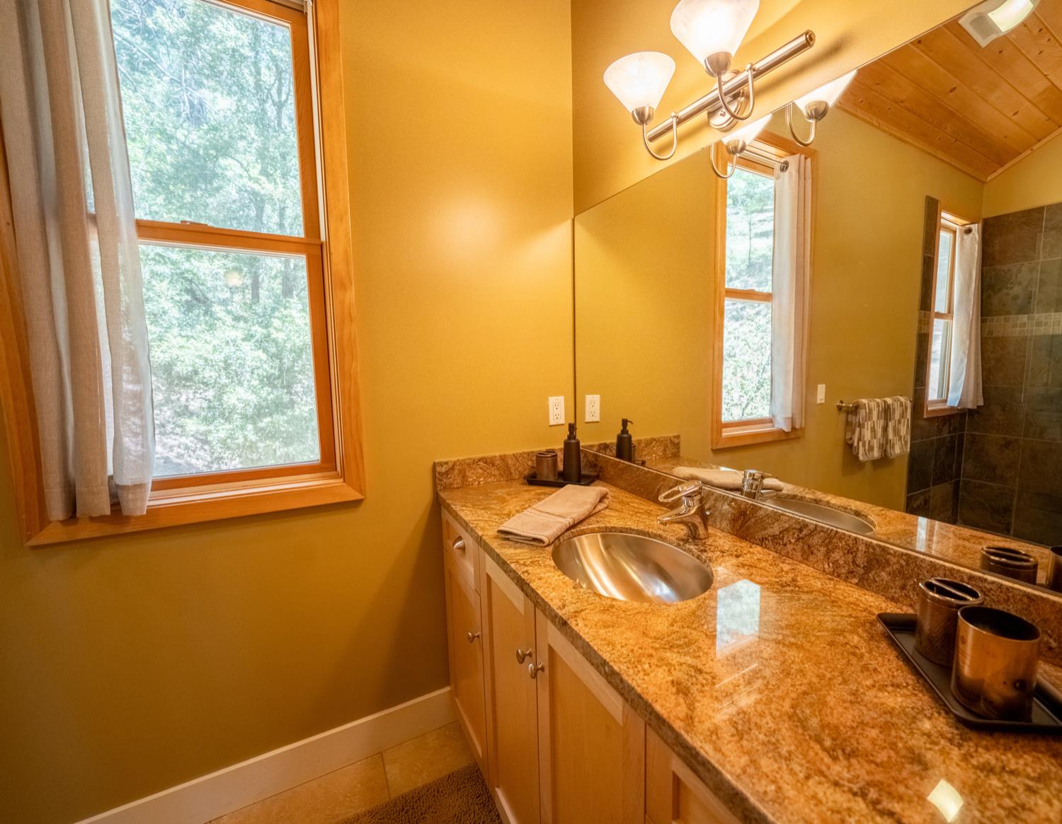 1685 Tamarack Dr