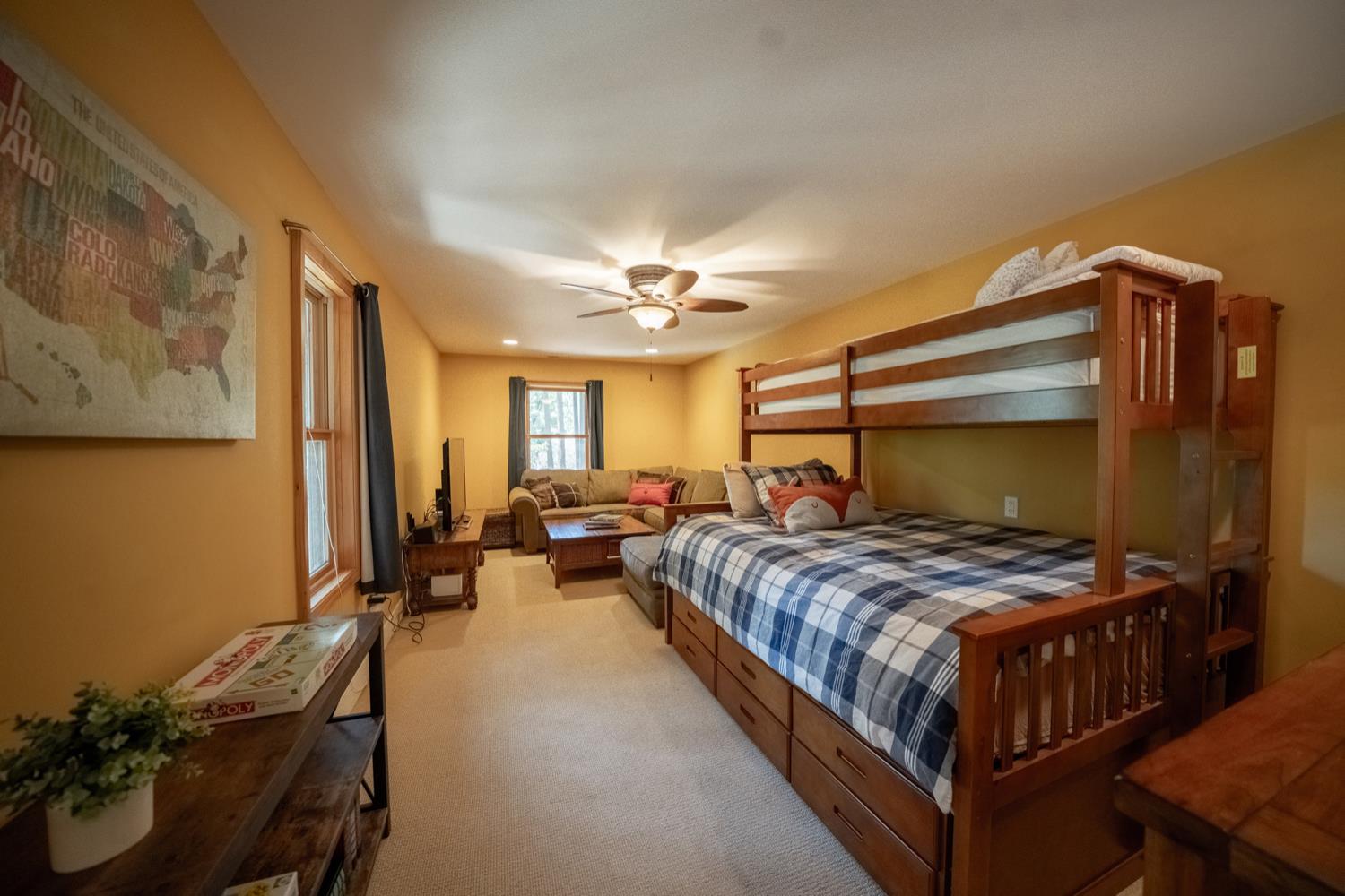 1685 Tamarack Dr