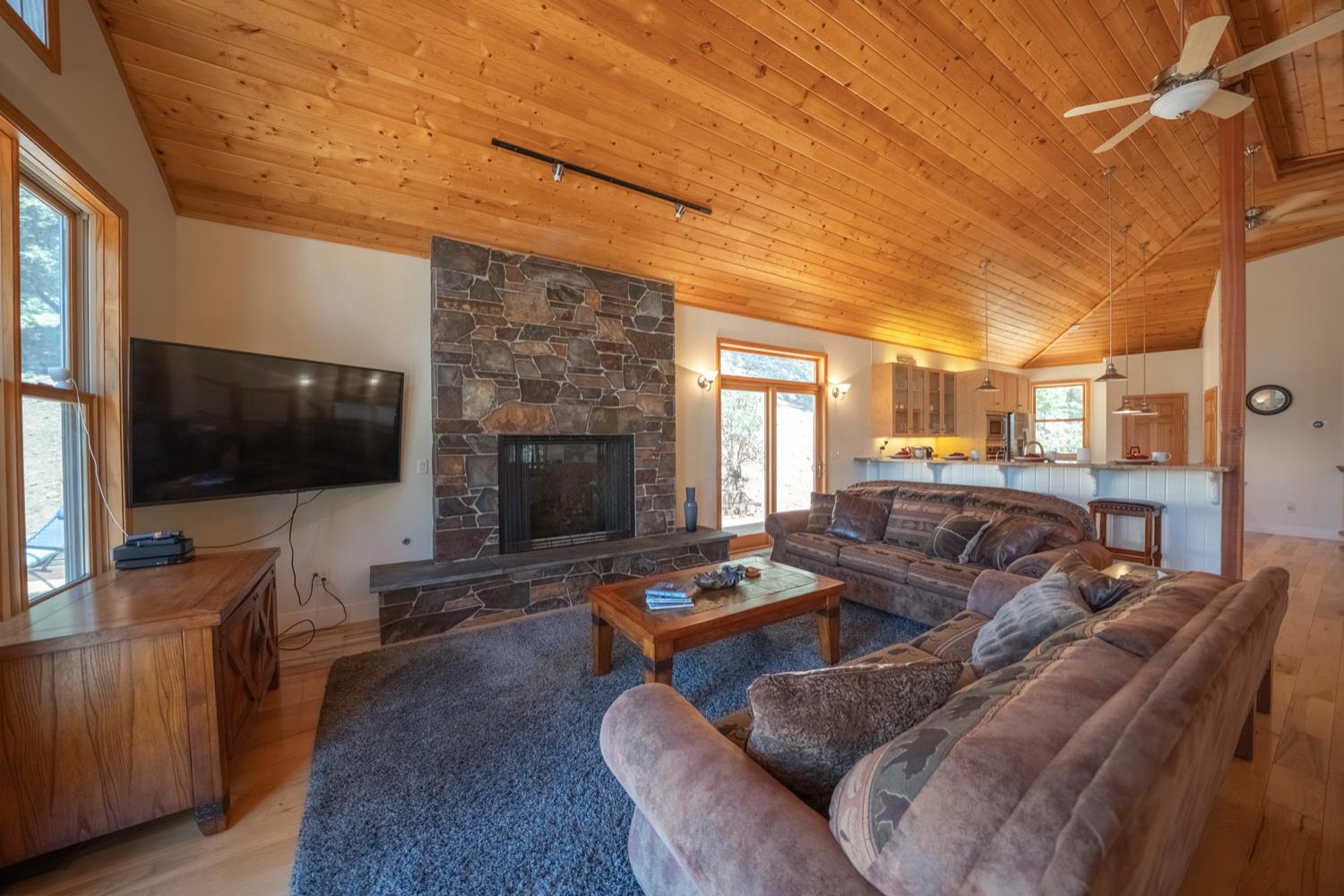 1685 Tamarack Dr