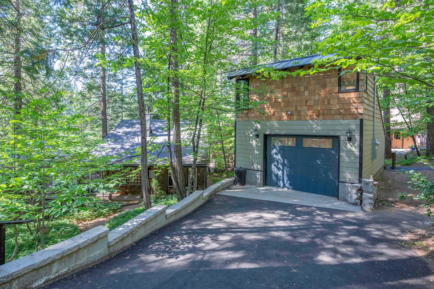 2428 Meadow Drive