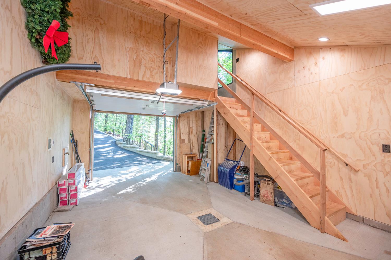 2428 Meadow Drive