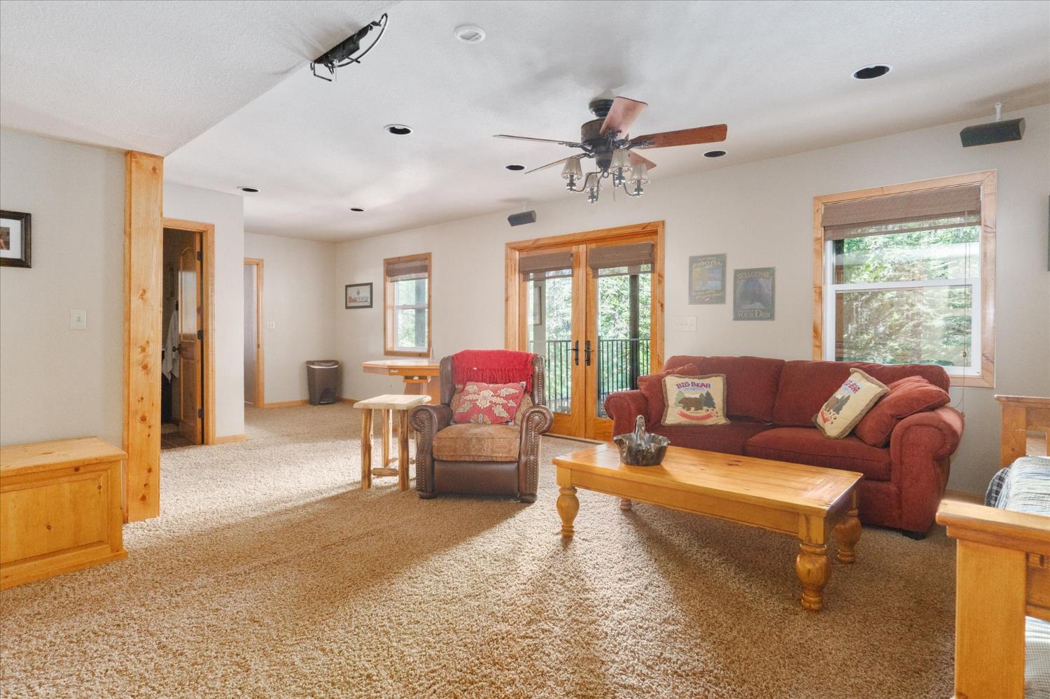 1865 Evergreen Lane