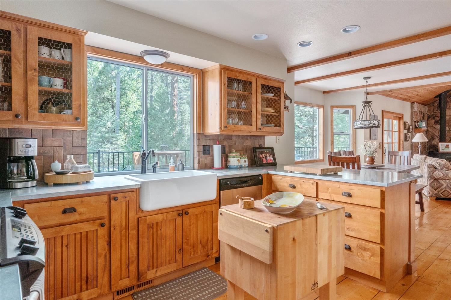 1865 Evergreen Lane
