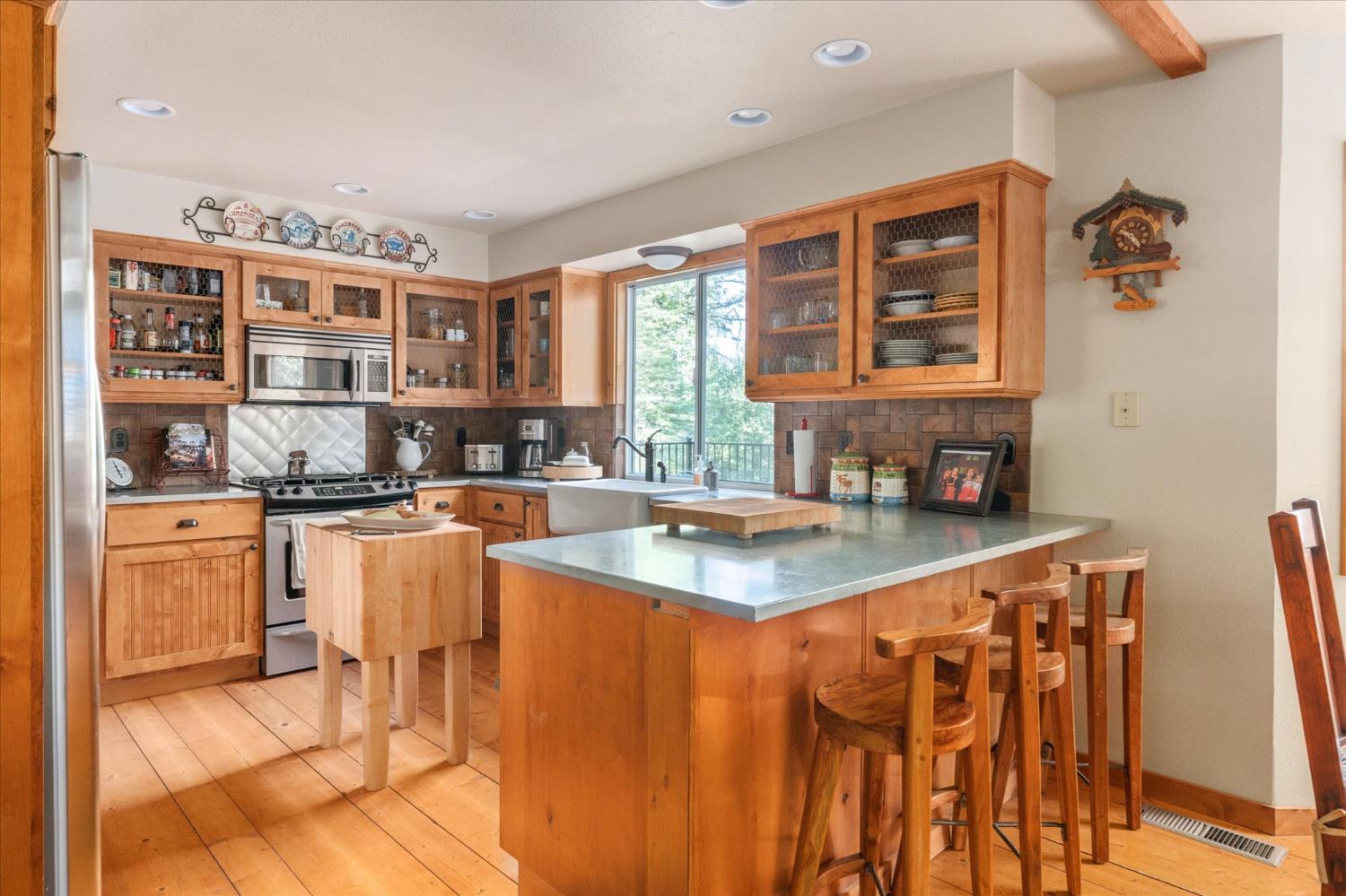 1865 Evergreen Lane
