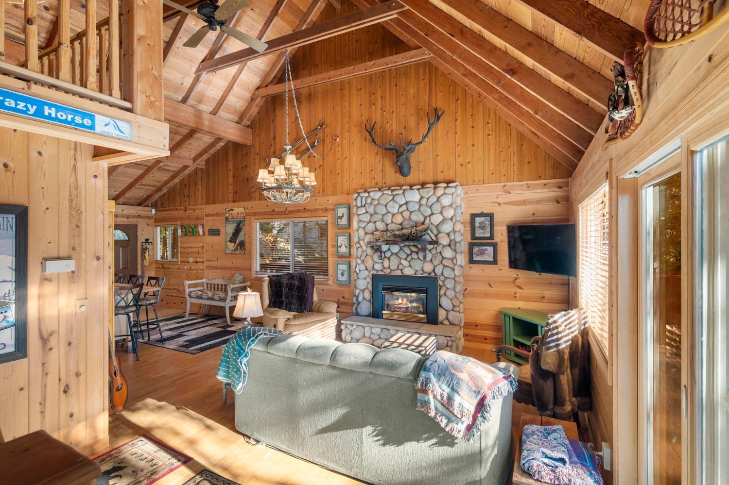 1902 Anna Lee Way