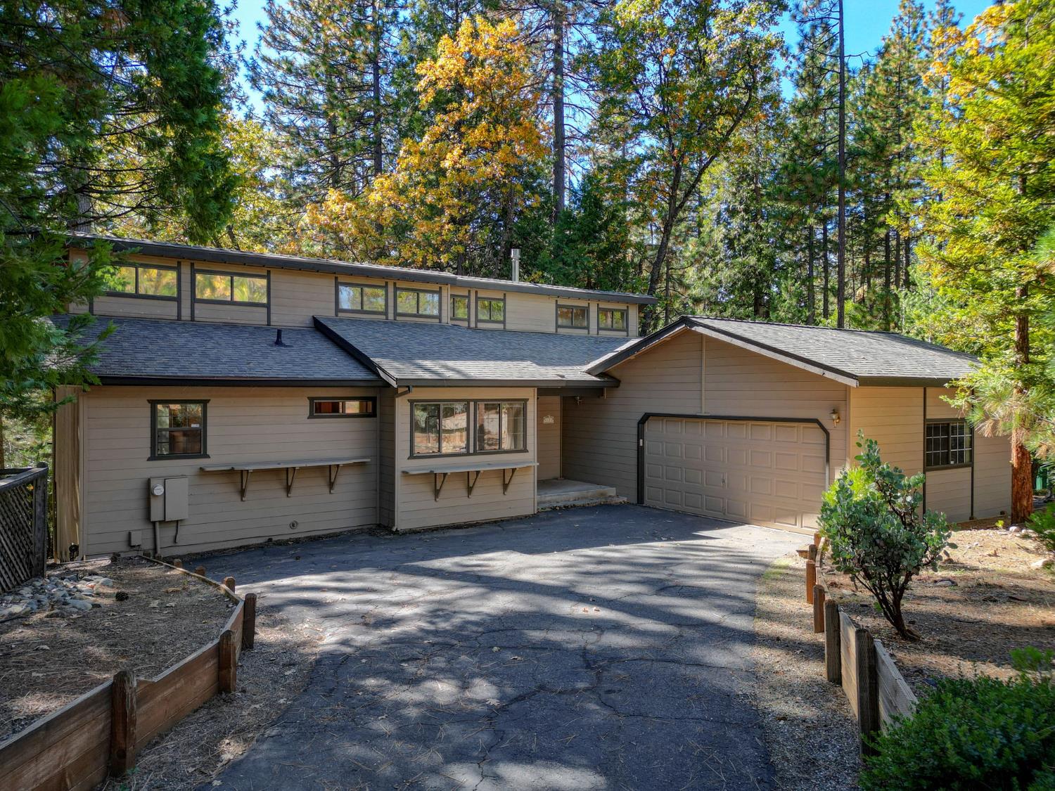 2423 Grenoble Court