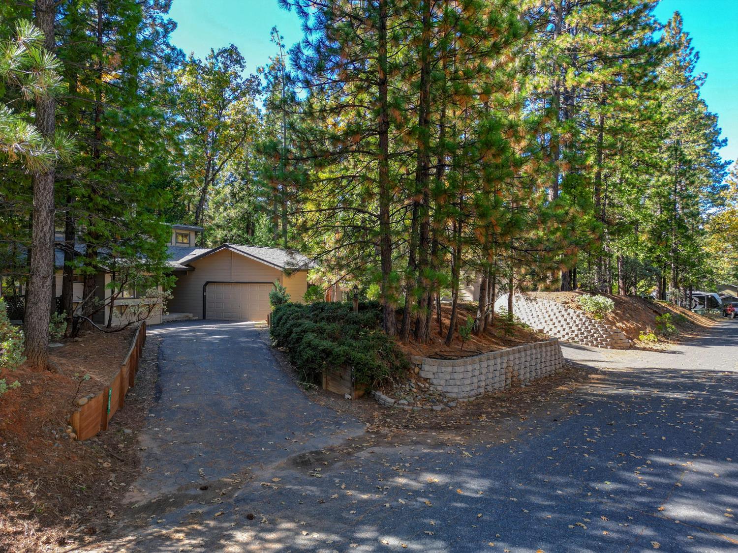 2423 Grenoble Court