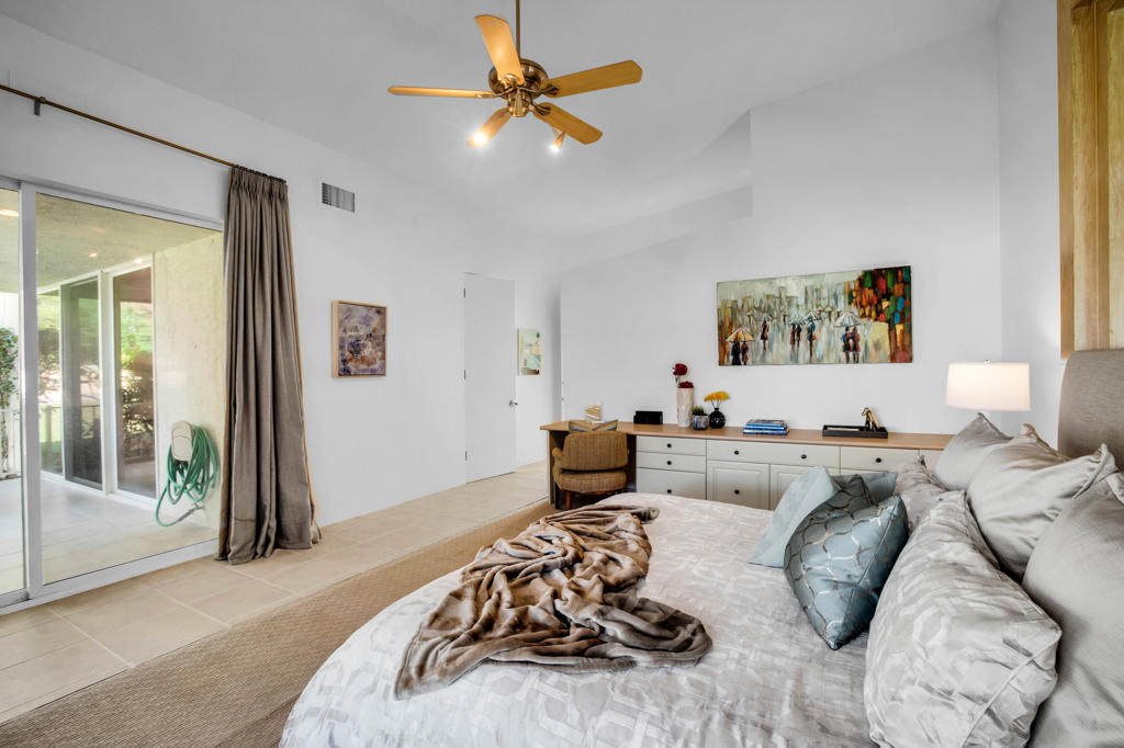 1480 Hillview