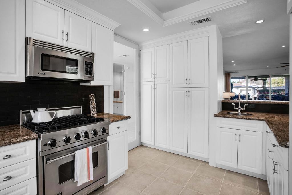 1480 Hillview