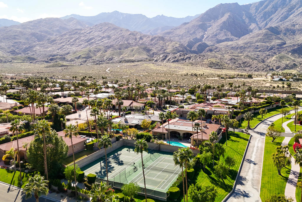1480 Hillview