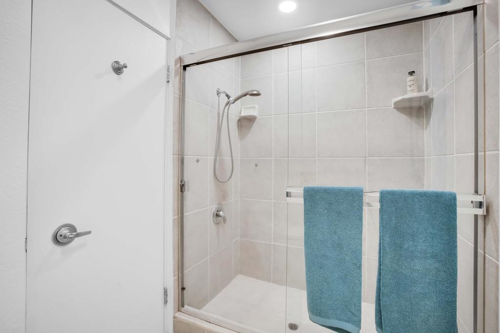 1480 Hillview