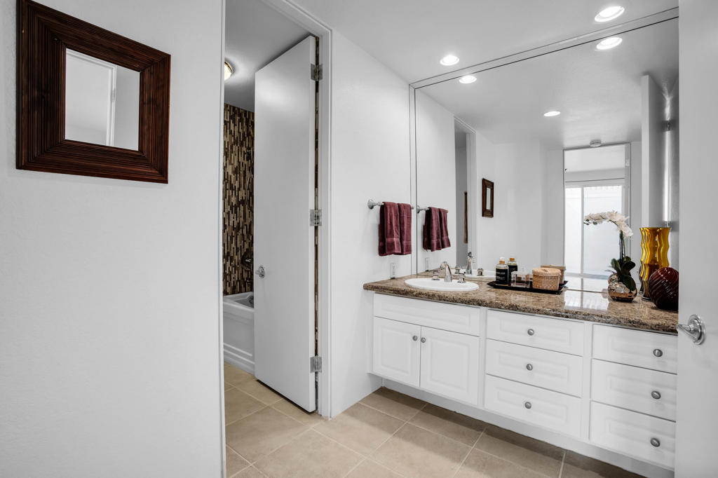 1480 Hillview