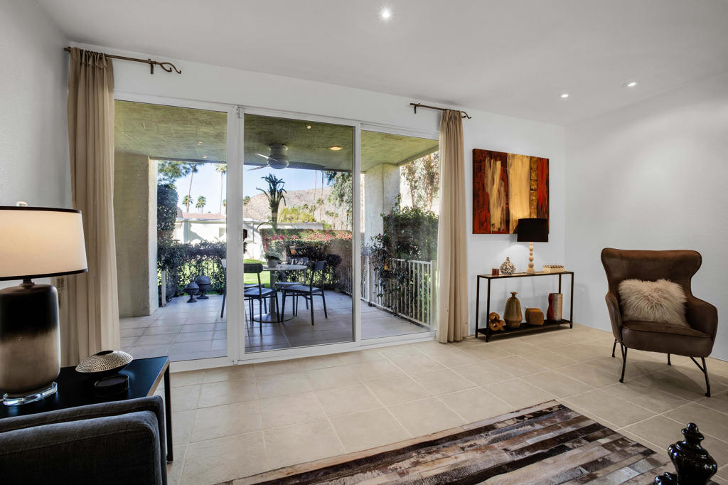 1480 Hillview