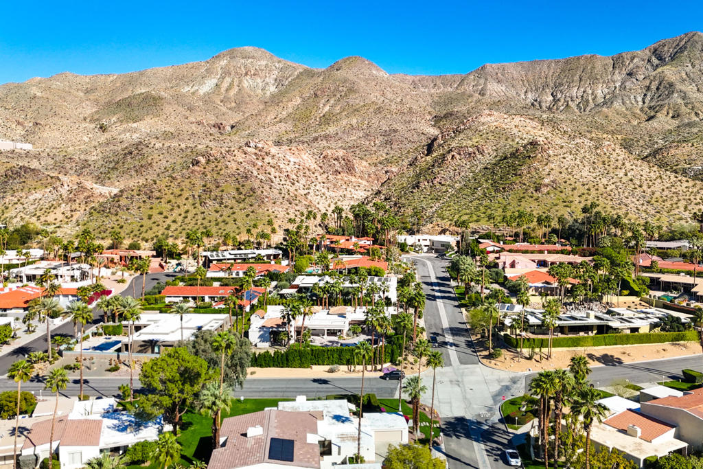 1480 Hillview