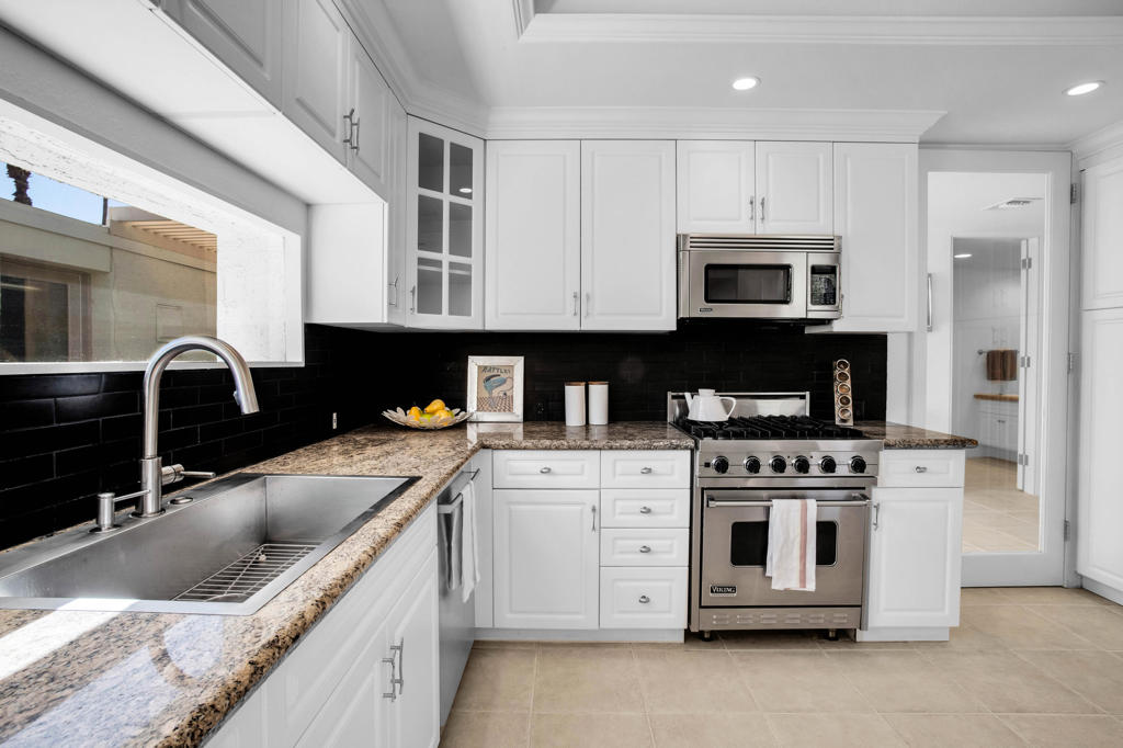 1480 Hillview