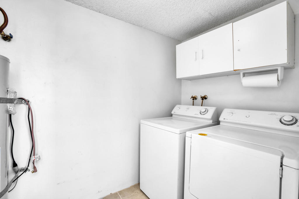 1480 Hillview