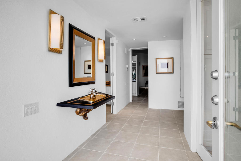 1480 Hillview