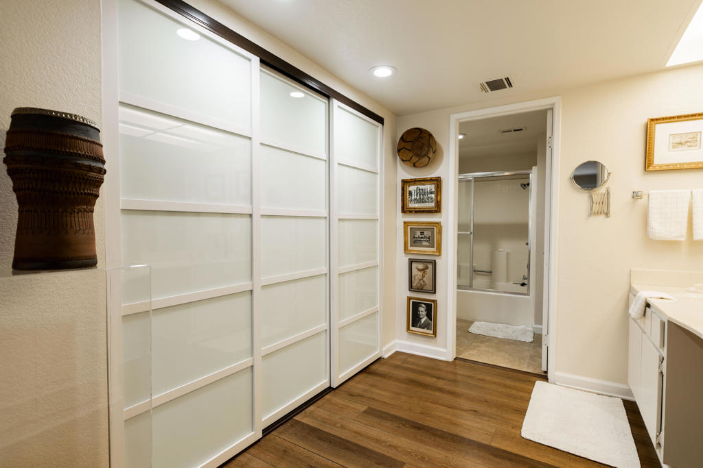 500 S Farrell Drive L71