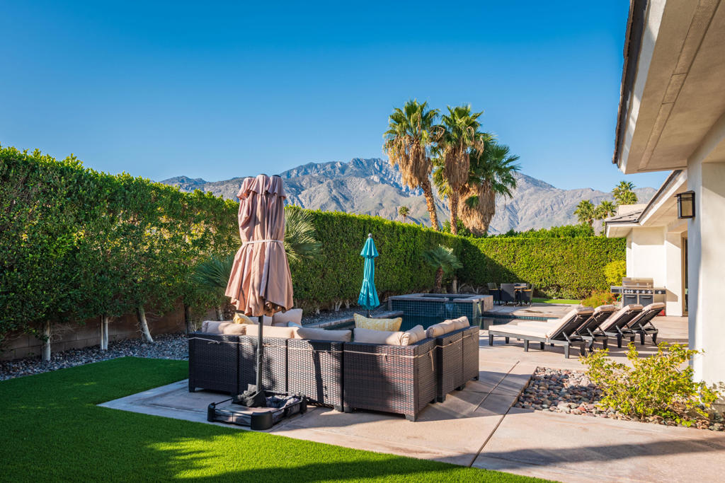 1575 Enclave Way