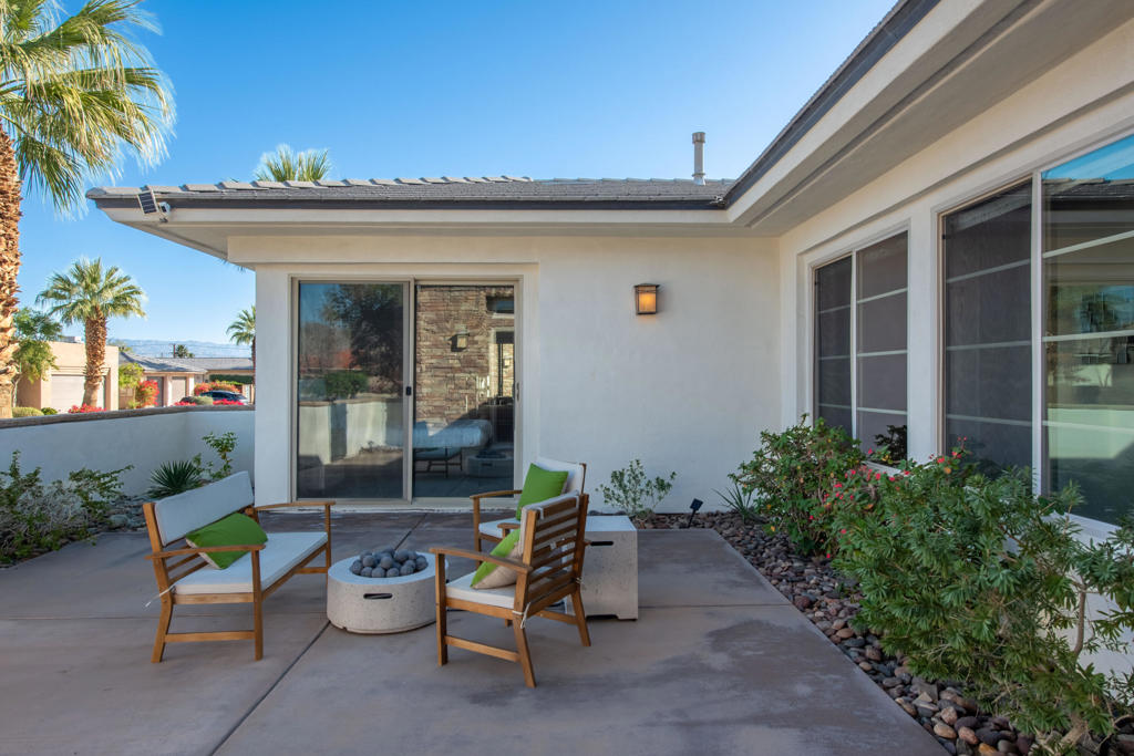 1575 Enclave Way
