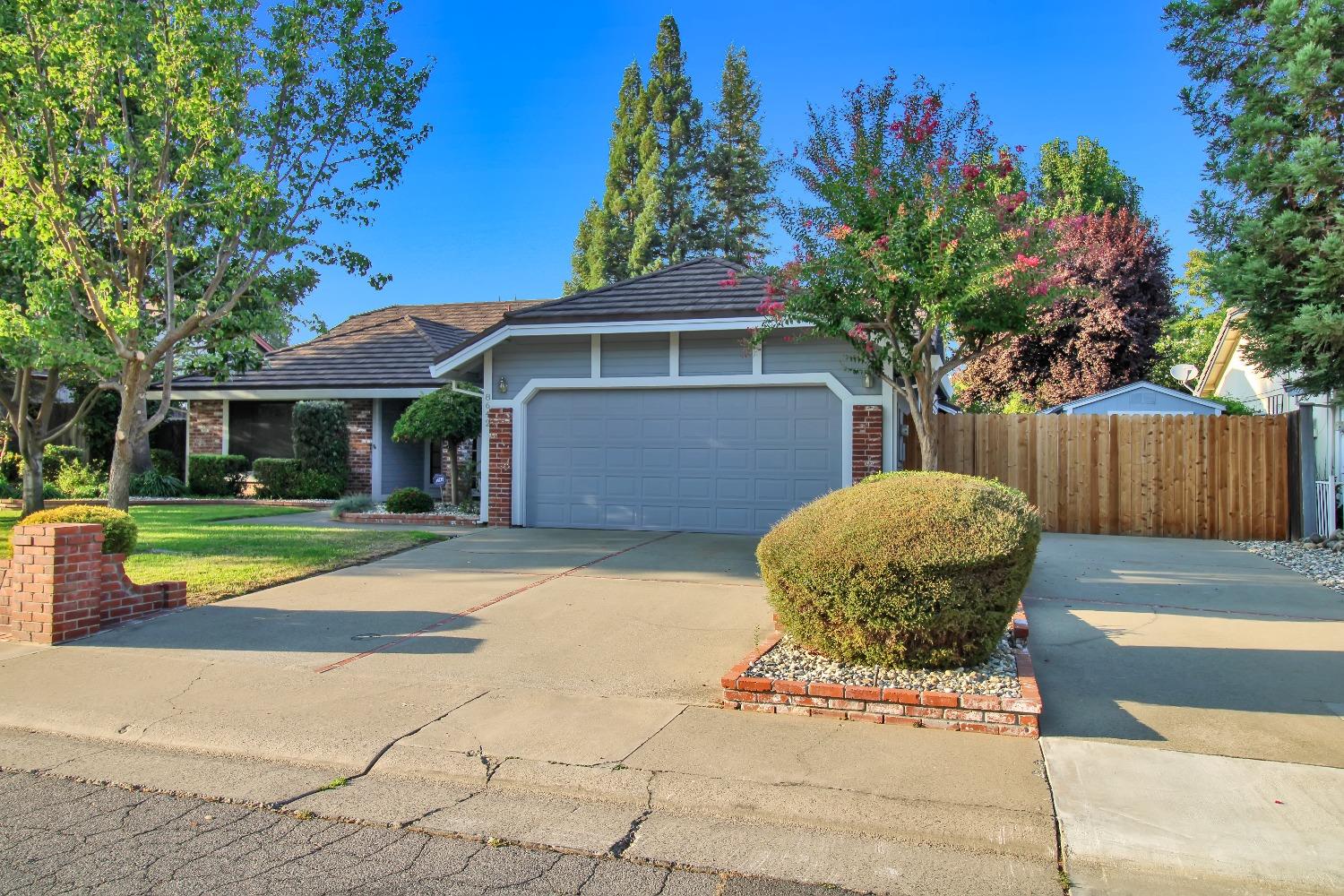 8642 Briarbrook Circle