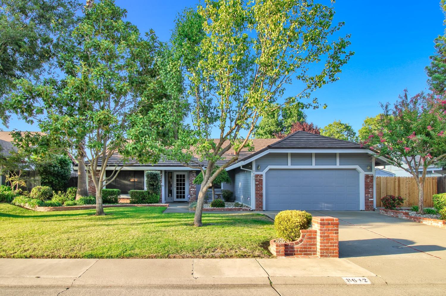 8642 Briarbrook Circle