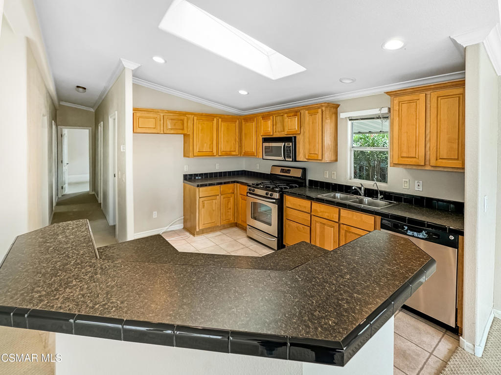 1150 Ventura Boulevard 14