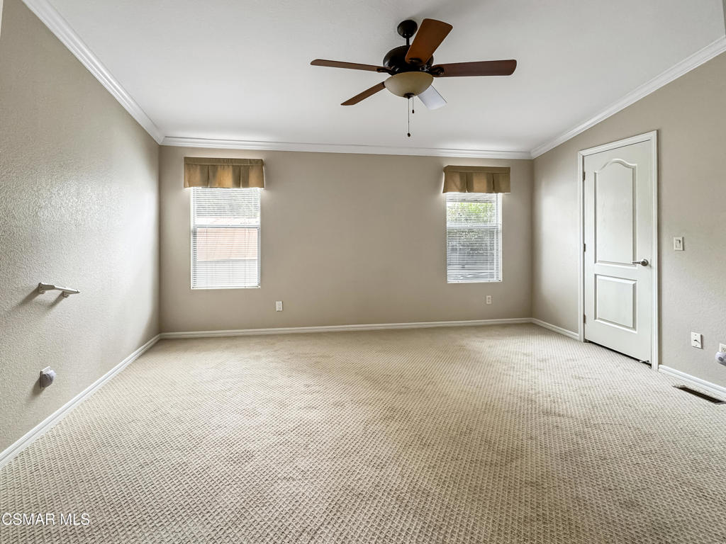 1150 Ventura Boulevard 14