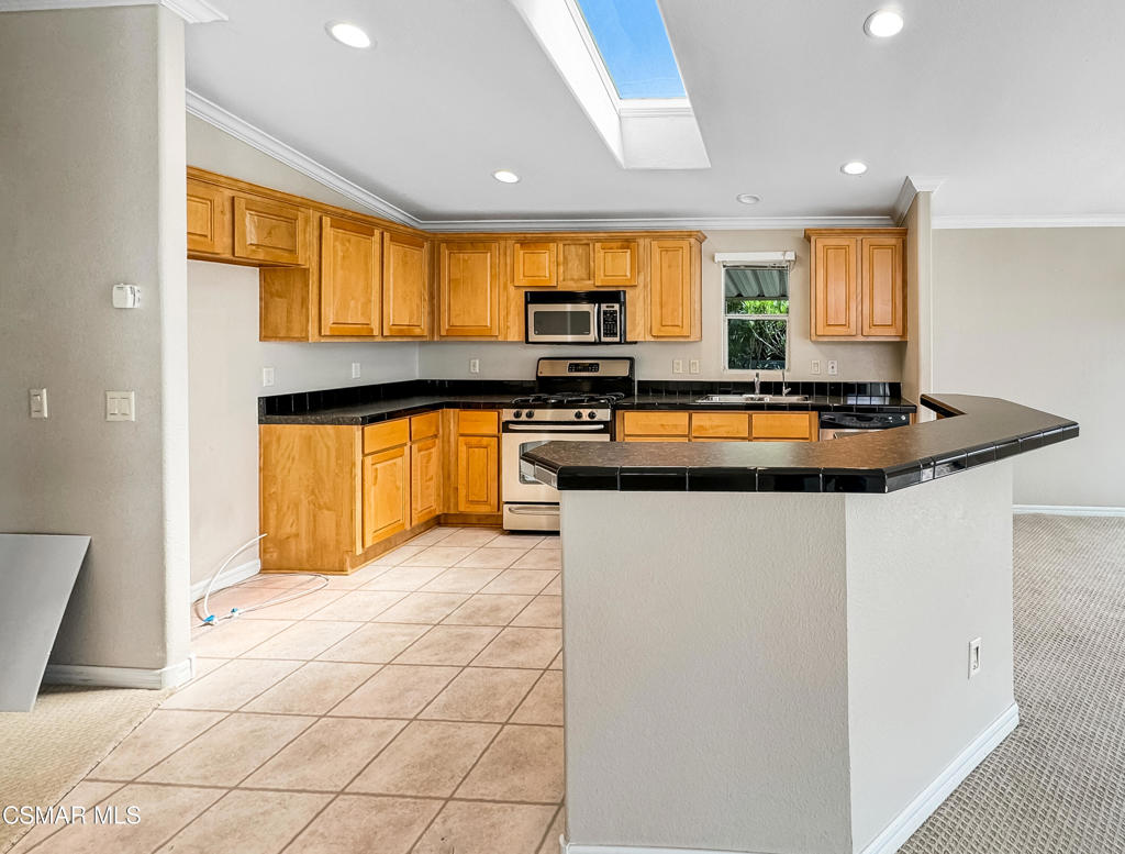 1150 Ventura Boulevard 14