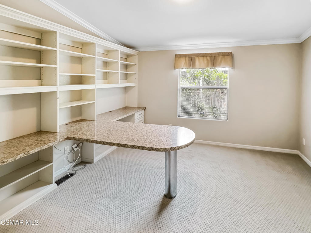 1150 Ventura Boulevard 14