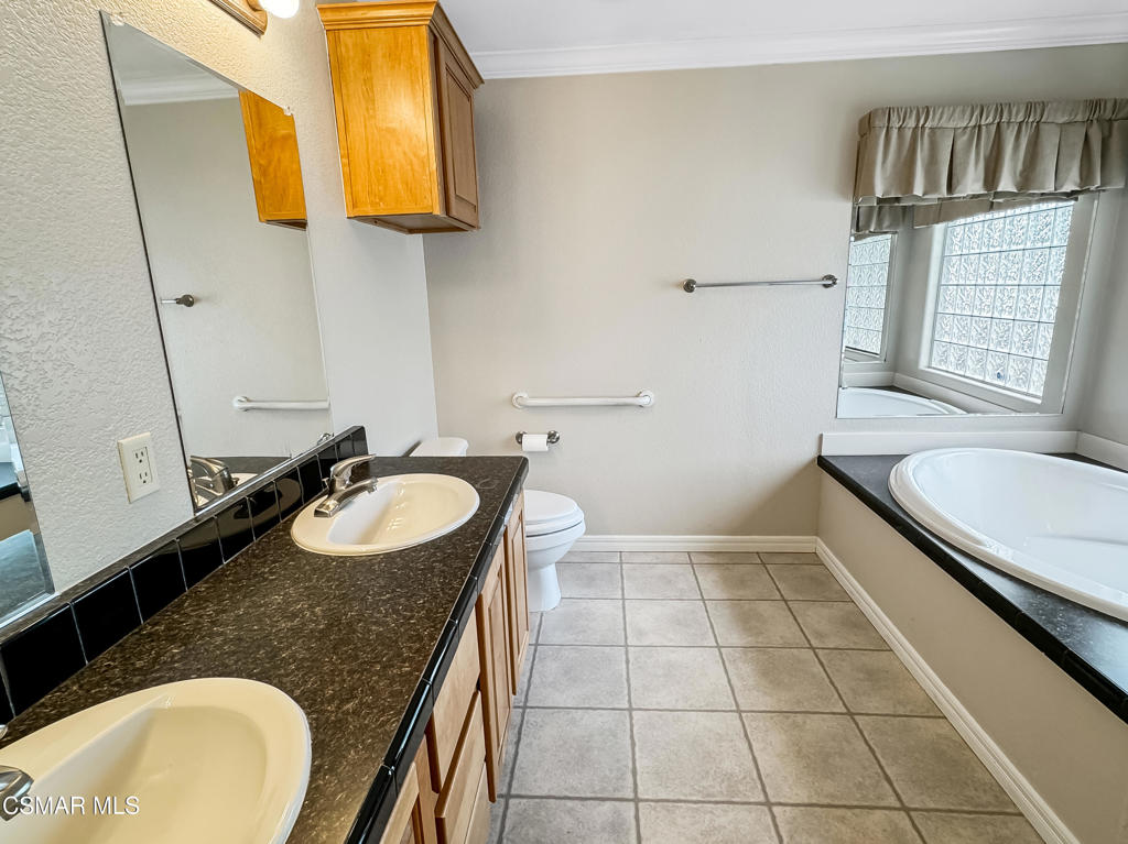 1150 Ventura Boulevard 14