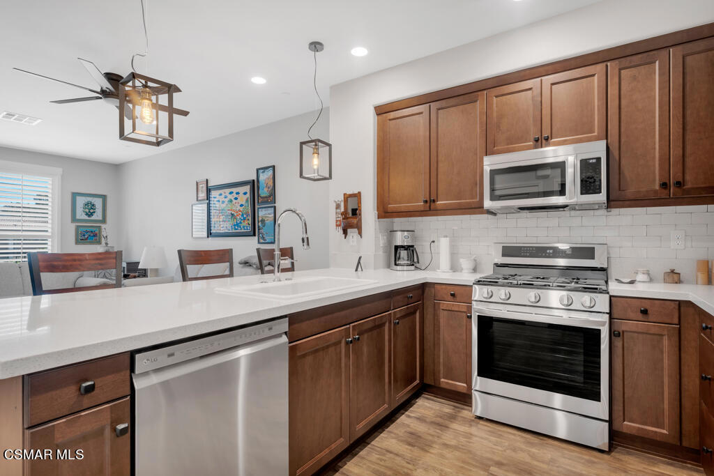 433 Camino Ruiz