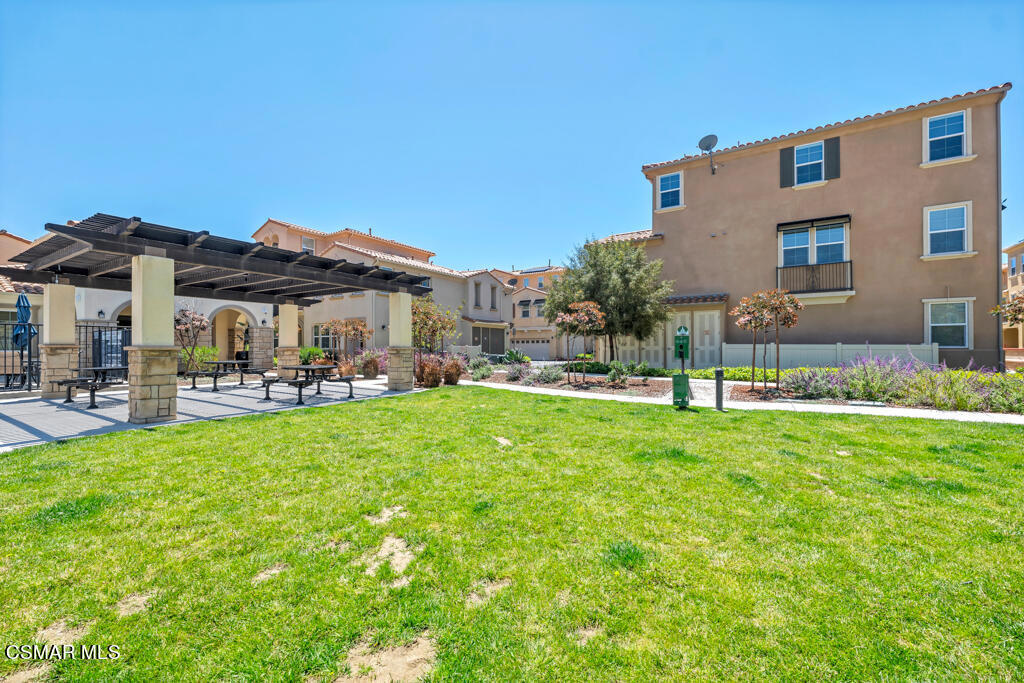 433 Camino Ruiz