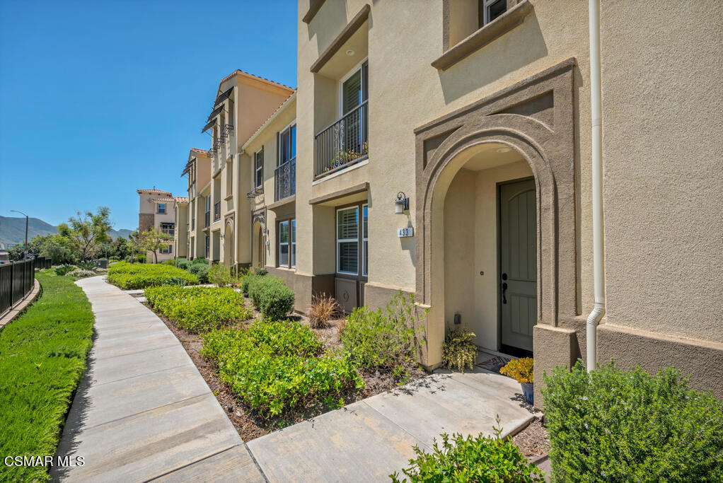 433 Camino Ruiz