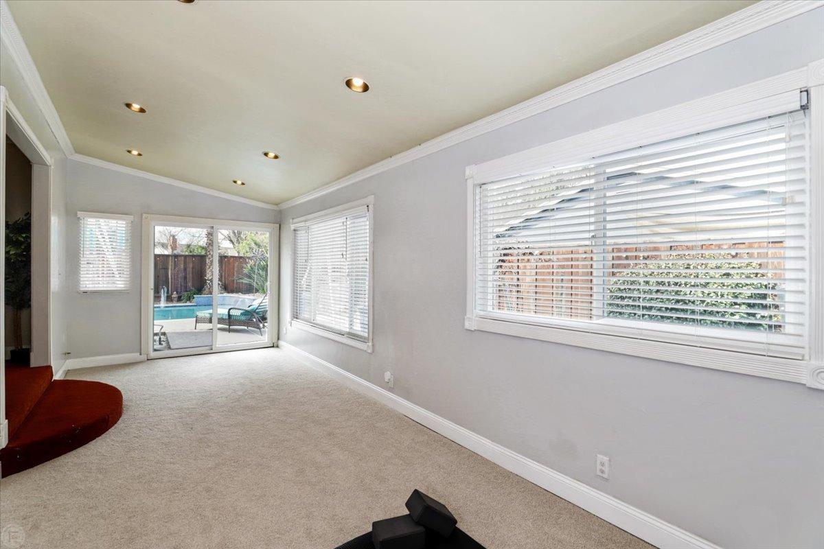 846 Curlew Road