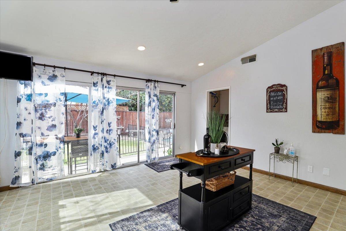 846 Curlew Road