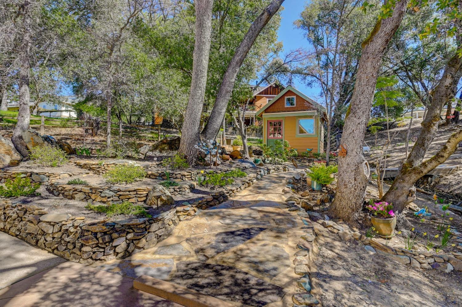 540 Raggio Court