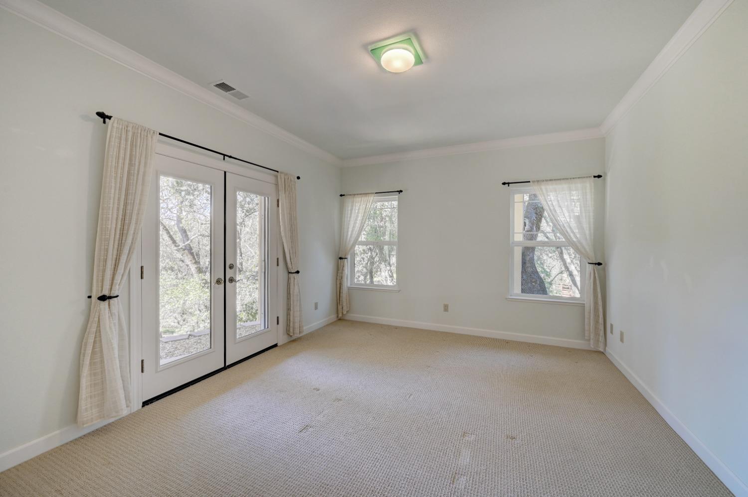 540 Raggio Court
