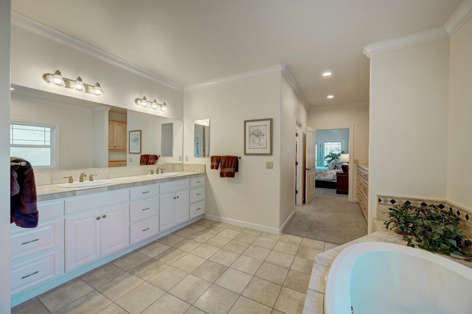 540 Raggio Court