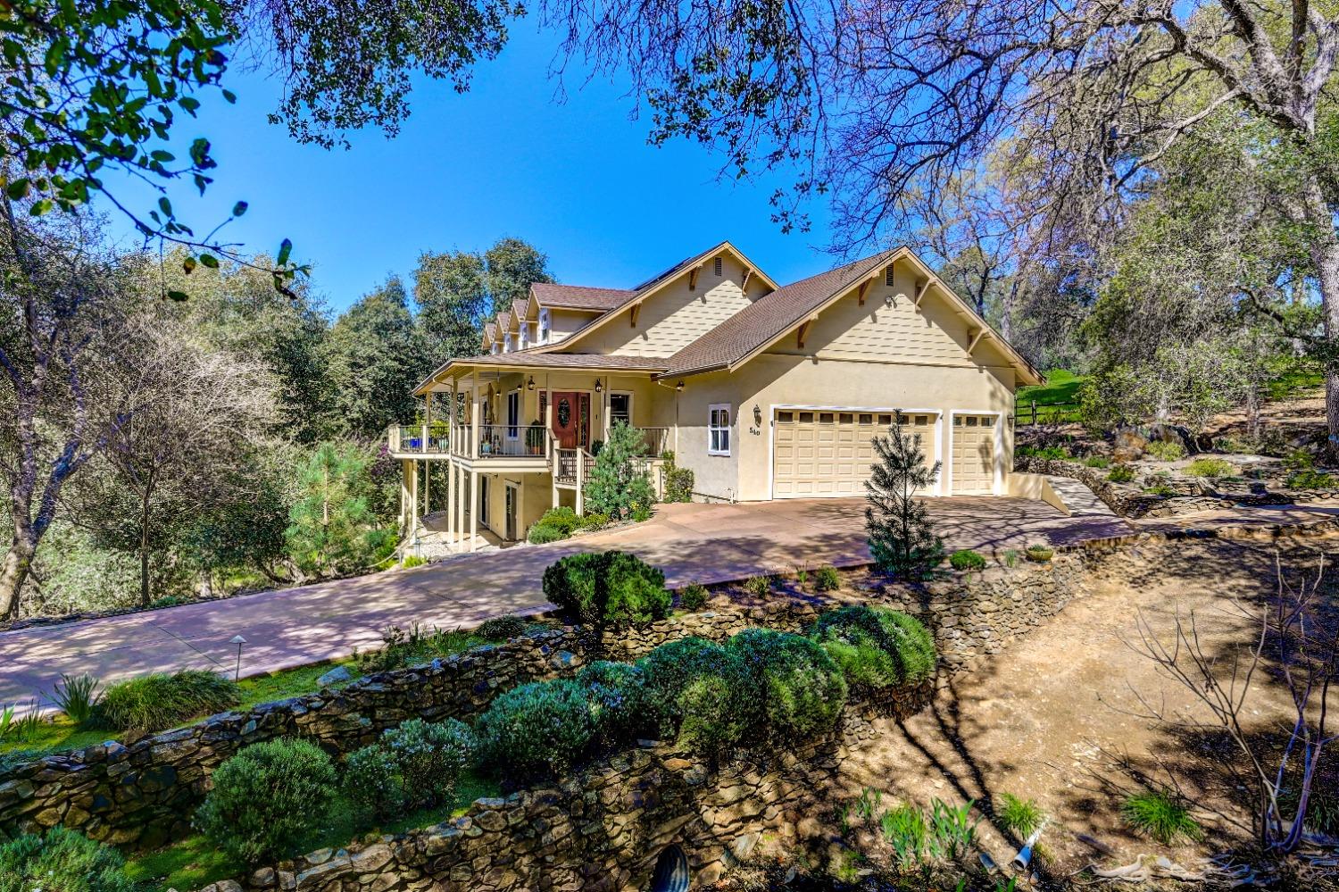 540 Raggio Court