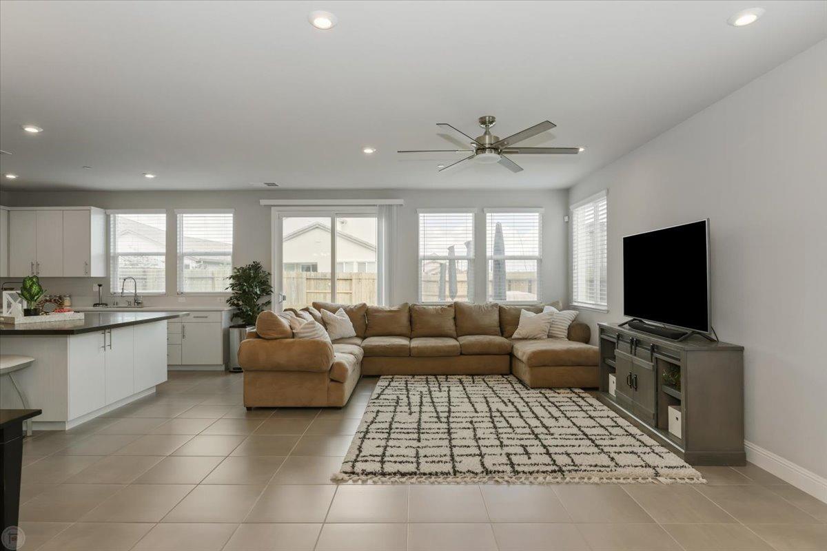 2601 Carnation Way