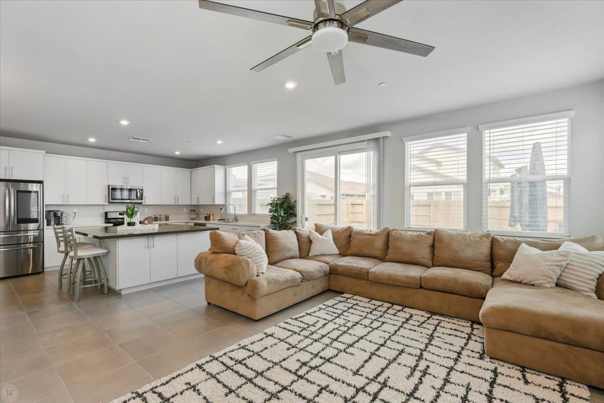 2601 Carnation Way
